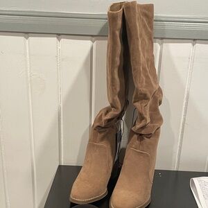 Universal Thread Women’s Tall Slouch Suede Boots - Tan size 6WC